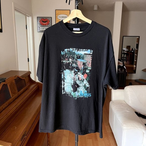 VINTAGE THE BEATLES 2001 TENNESSEE RIVER LAST CONCERT T SHIRT SIZE XL APPLE CORP - Picture 1 of 8